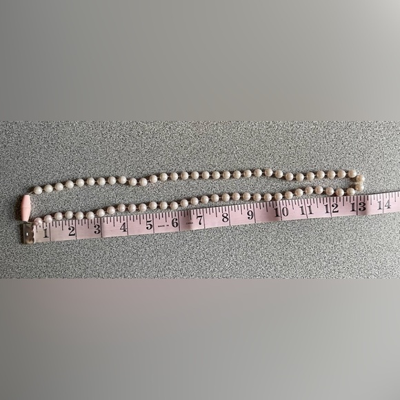 Vintage White & Pink Snap Closure Plastic Bead Necklace - Picture 5 of 5